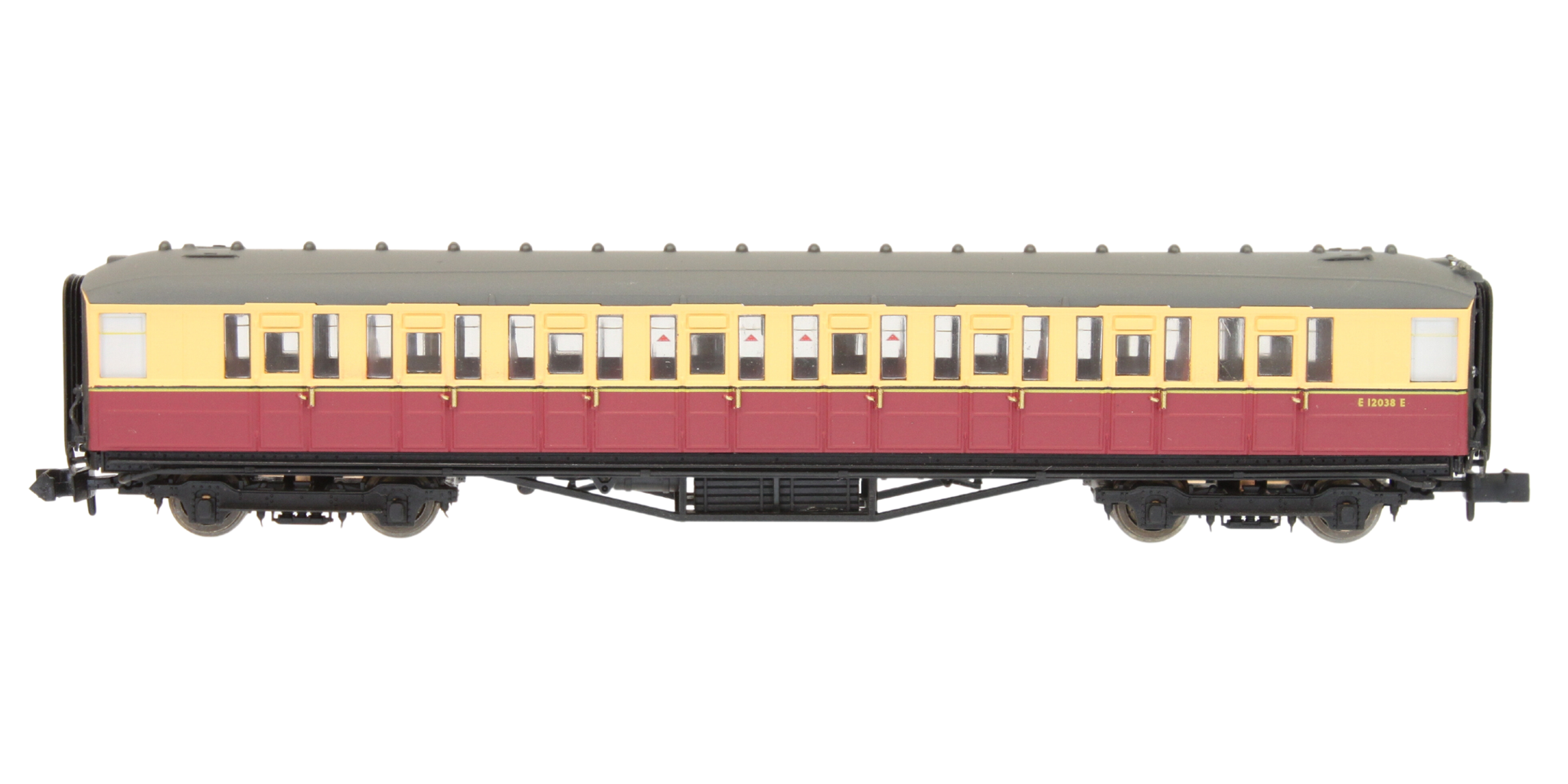 2P-011-057 N Gauge Gresley BR Carmine & Cream 2nd Class E12047E– Dapol 2P-011-057 N Gauge Gresley BR Carmine & Cream 2nd Class E12047E– Dapol