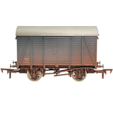 4F-021-002 OO Gauge GWR BOX VAN #144837 Weathered