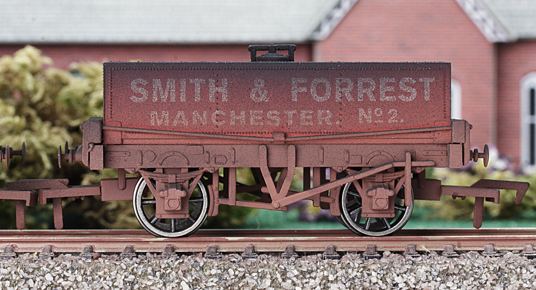 4F-032-008 OO Gauge Rectangular Tank Smith & Forrest Weathered