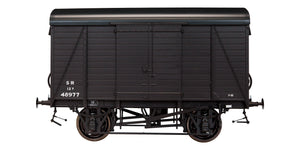 7F-069-001 Southern Railway 12T Van Grey 48977