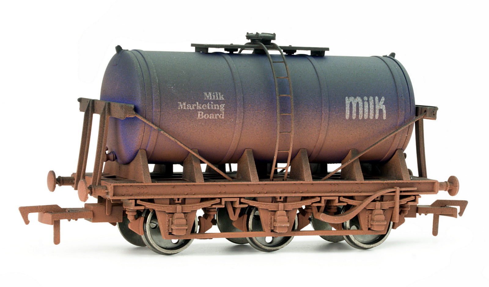 4F-031-006 OO Gauge 6 Wheel Milk Tanker MMB Weathered